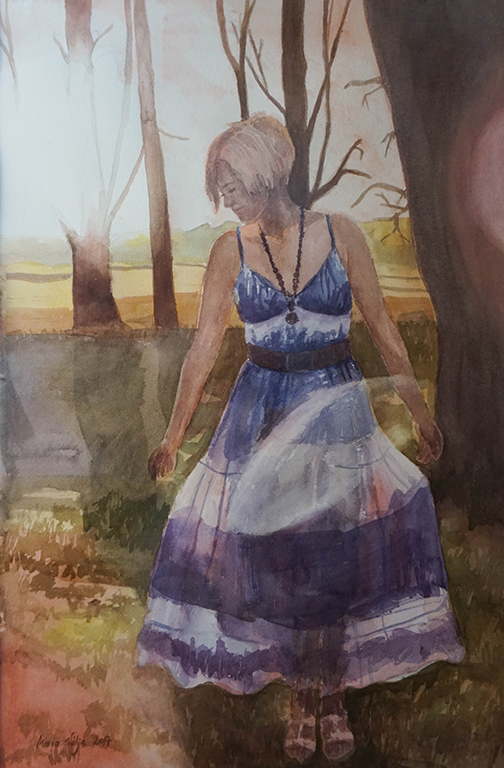 Pikas lilla-valges lendlevas kleidis naine tantsib loojuva päikese valguses puude all. Maria Välja akvarellmaal.